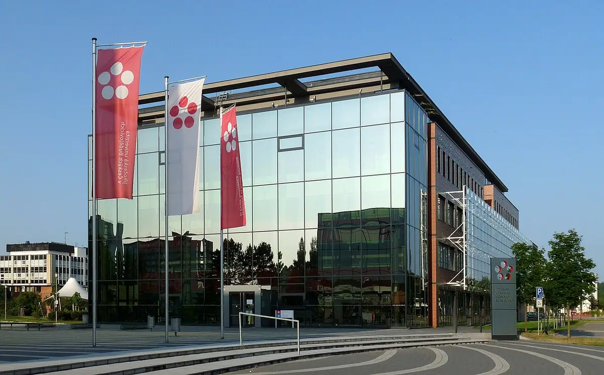 School building: JU