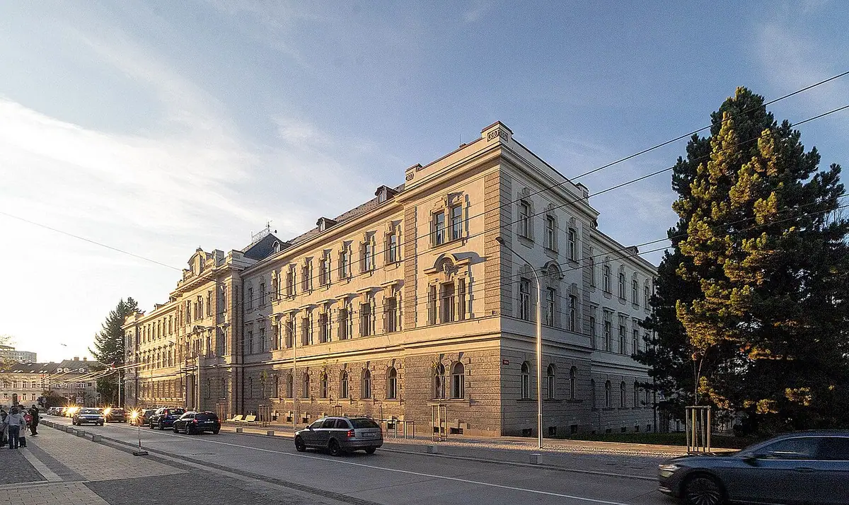 Budova školy: VŠPJ