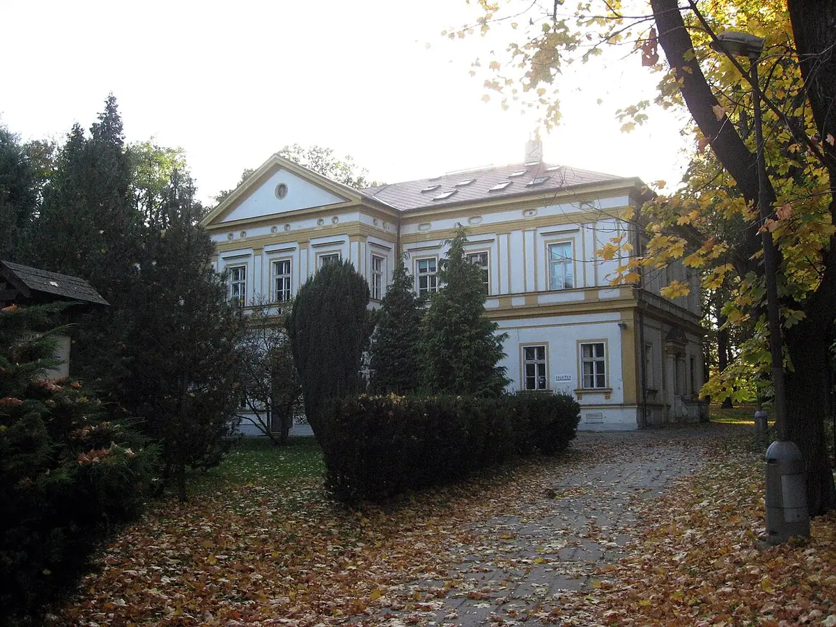 Budova školy: VŠTVS PALESTRA