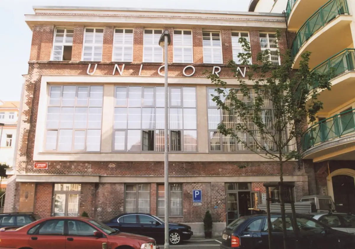 Budova školy: Unicorn University